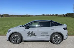 Fahrdienst Meindl VW ID5 grau